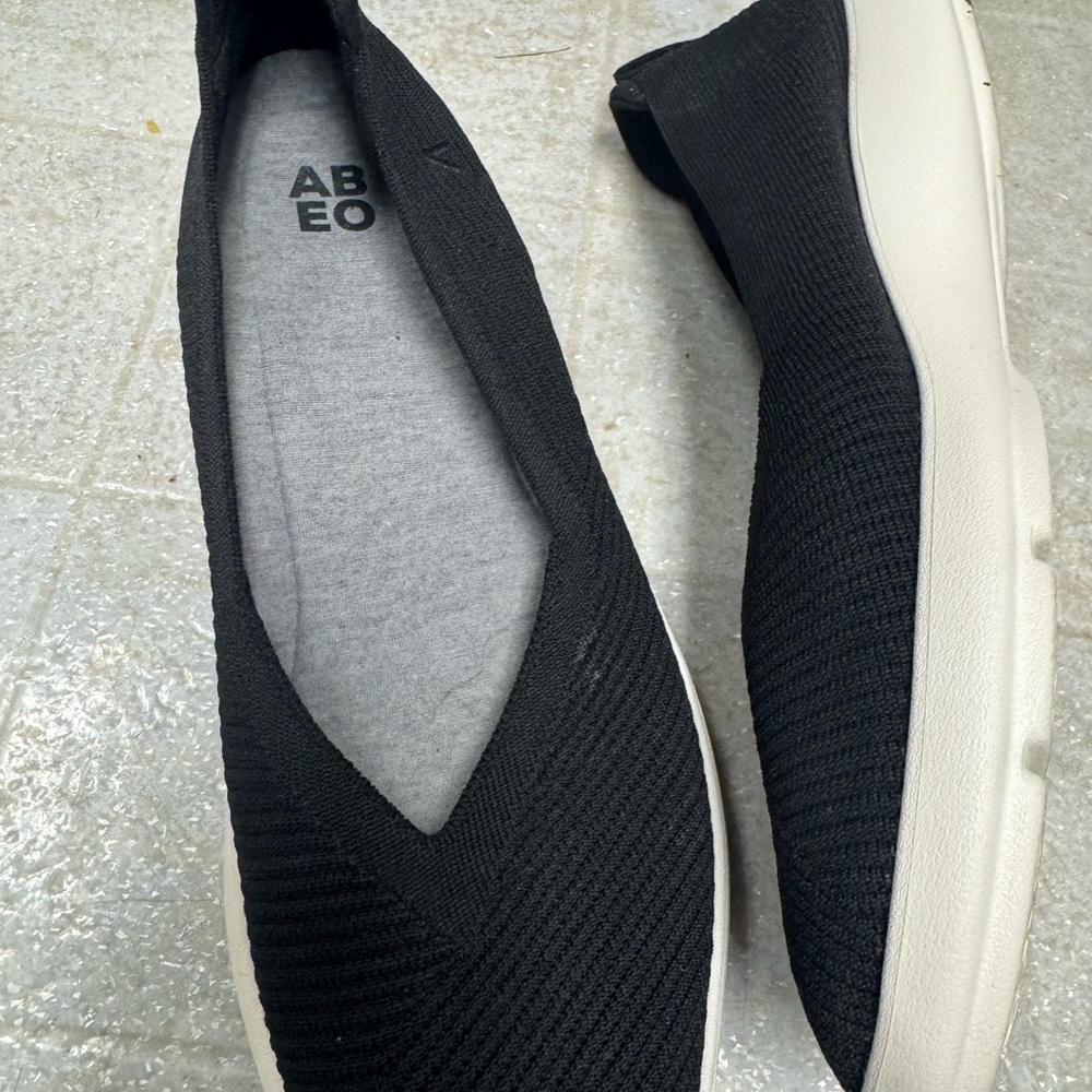ABEO Black Knit Slip-On Flat with Cream Sole NWOT